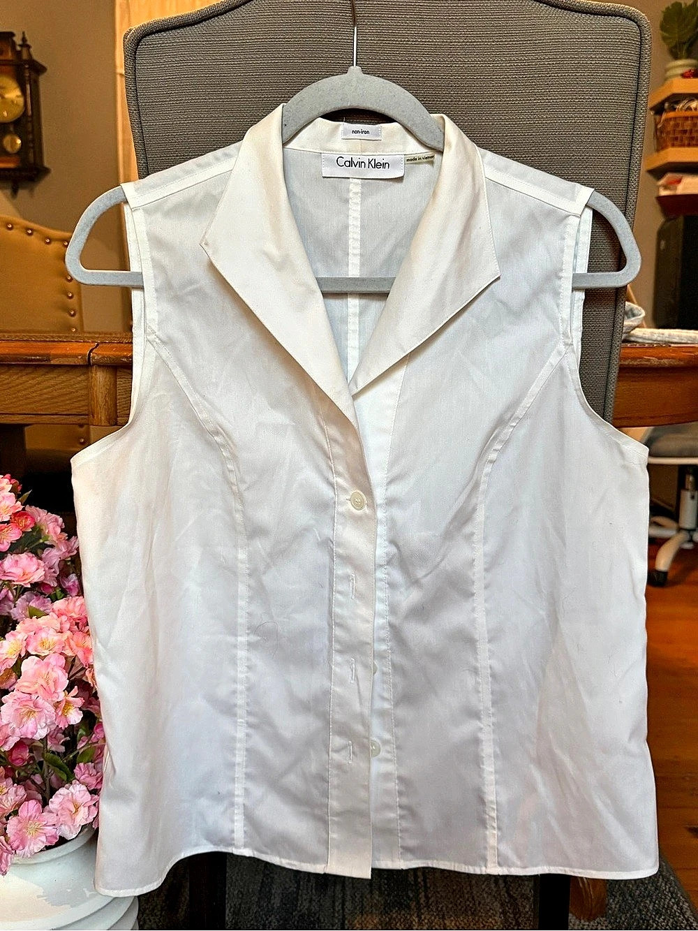 Calvin Klein Sleeveless White Button Front Top